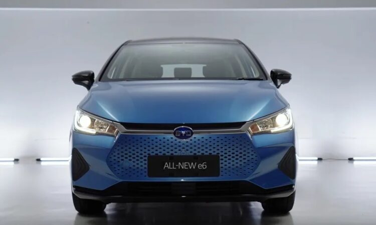 BYD All-New e6 Front View