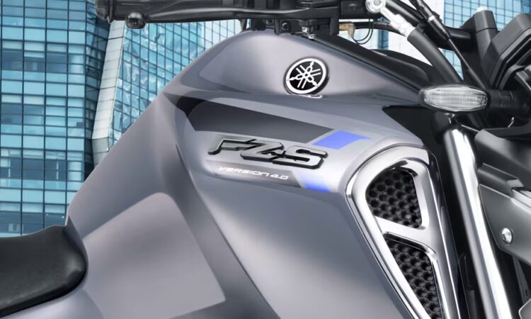 Yamaha FZS FI V4 Fuel Tank